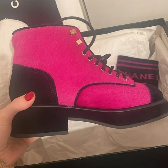 Authentic NEW Chanel Women's Fuchsia shearling lined booties - Picture 2 of 10